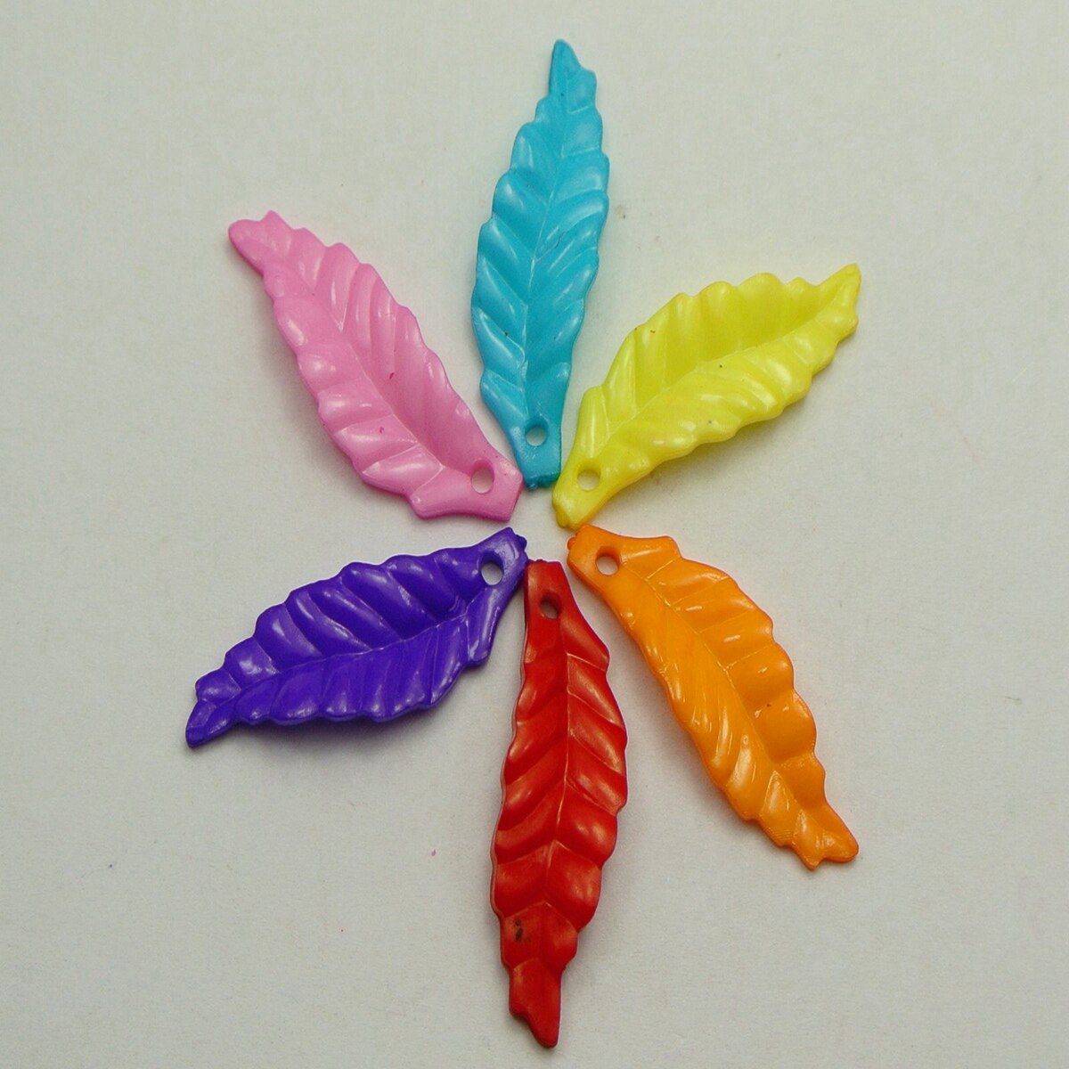 Craft DIY Mixed Color Acrylic Leaves Flower Petals Charm Pendants Various Shape: 100PCS 23X18mm
