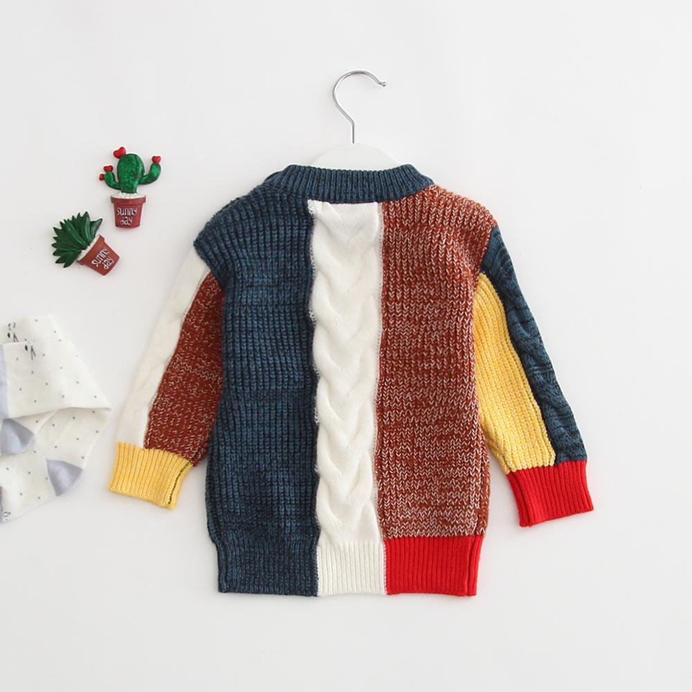 Angoubebe  b91 t 08 samen te voegen met verschillende kleuren babytrui in lente, herfst en winter