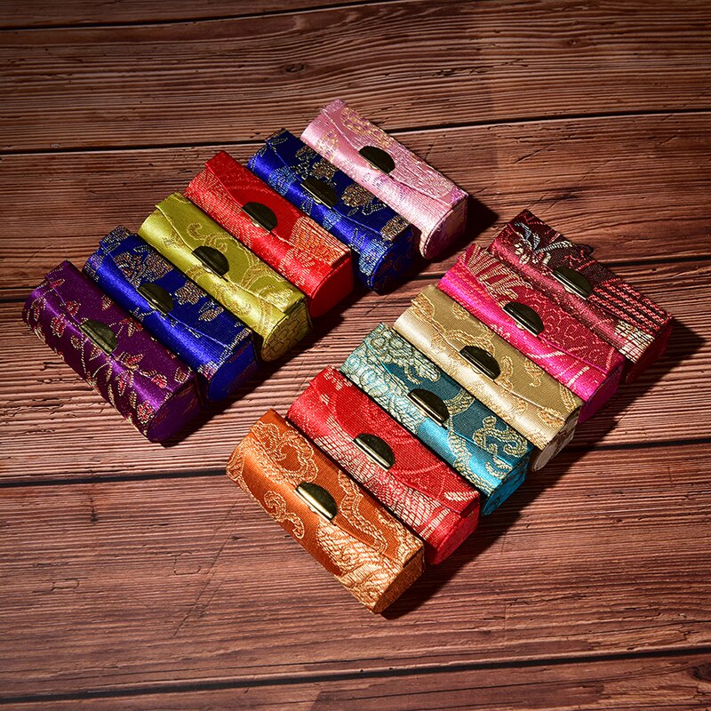 Leppestift etui retro brodert holder blomst med speil smykker emballasje boks tilfeldig farge: 9 x 3.5cm