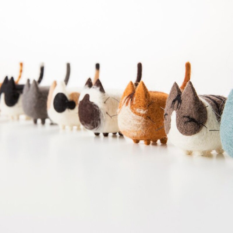 2 Pieces Cute Animal Cat DIY Wool Felt Kit Needle Poked Knitting Material Package Handmade Sewing Art Craft Home Decor