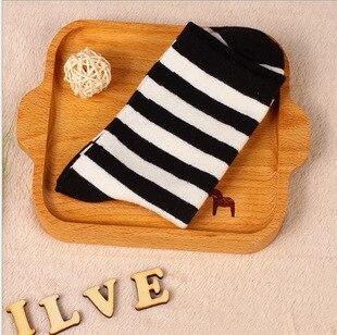 Korean version of spring and autumn women's socks black and white with stripes stars Harajuku style cotton socks tube socks: Black