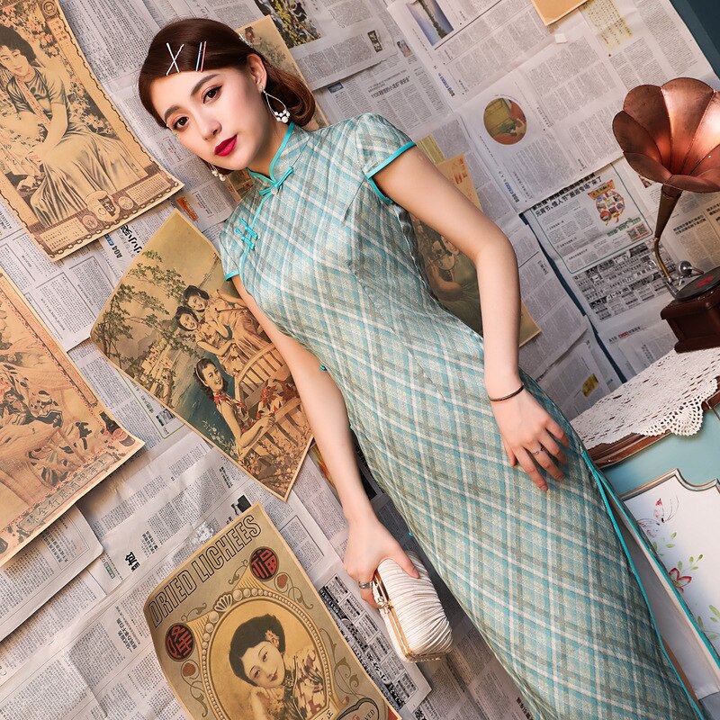Chinese stijl mandarijn kraag sexy slanke lange vrouwelijke qipao nieuwigheid print satijnen cheongsam klassieke avondfeestjurk vestidos