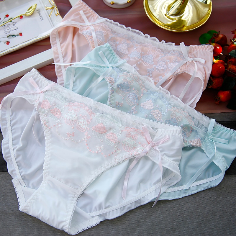 Japanese Style Kawaii Cake Embroidery Silk Milk Low Waist Sweet Lolita Panties Female Bow Lace Sexy Lingerie 3 Colors Briefs