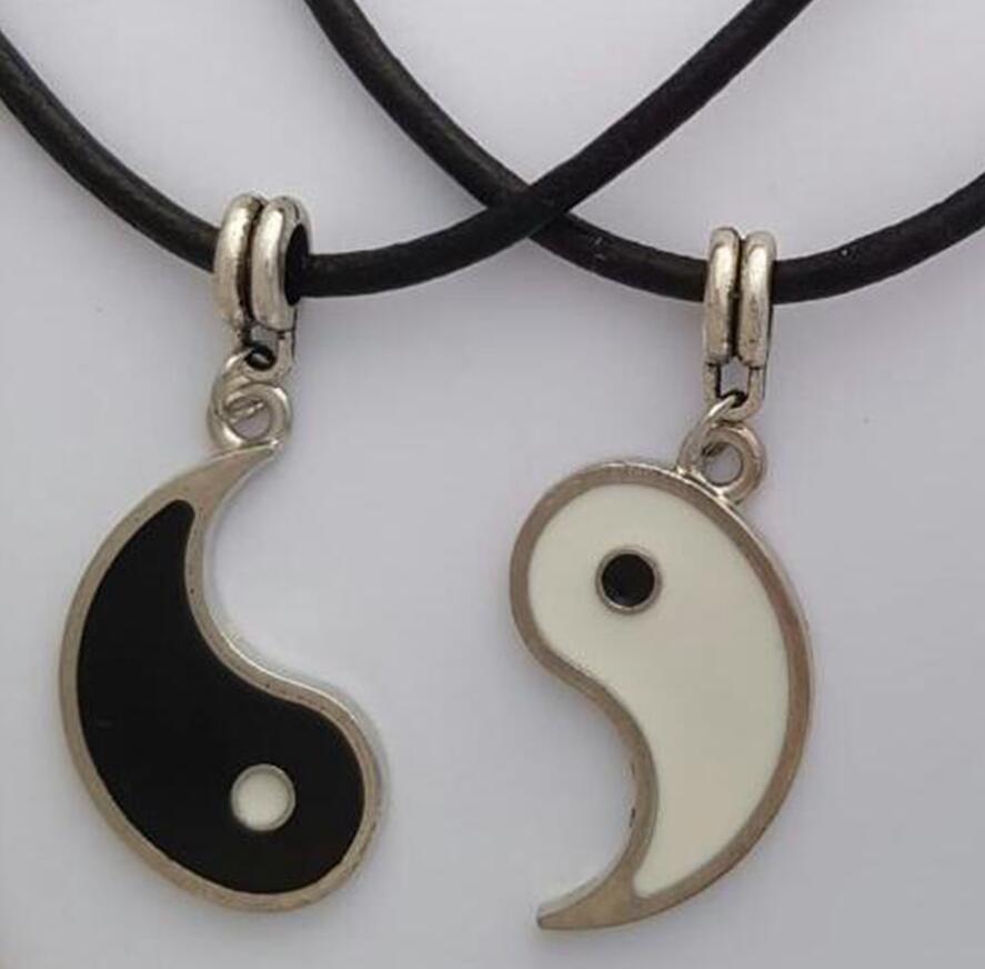 1PCS Vintage Yin Yang Leather Necklaces 2 Pendants Best Friend Lovers YING YANG Necklace Set couple