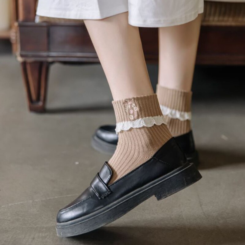 Calcetines con bordes de encaje para Mujer, medias con bordado de flores, Estilo Vintage, invierno, 2 pares