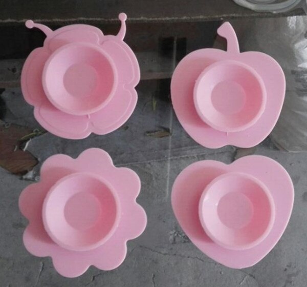 2 stk børneservice skridsikre skål sugekopper baby tallerken børn skål magisk silikone sugepatron side magisk absorberende væg: Tilfældig pink