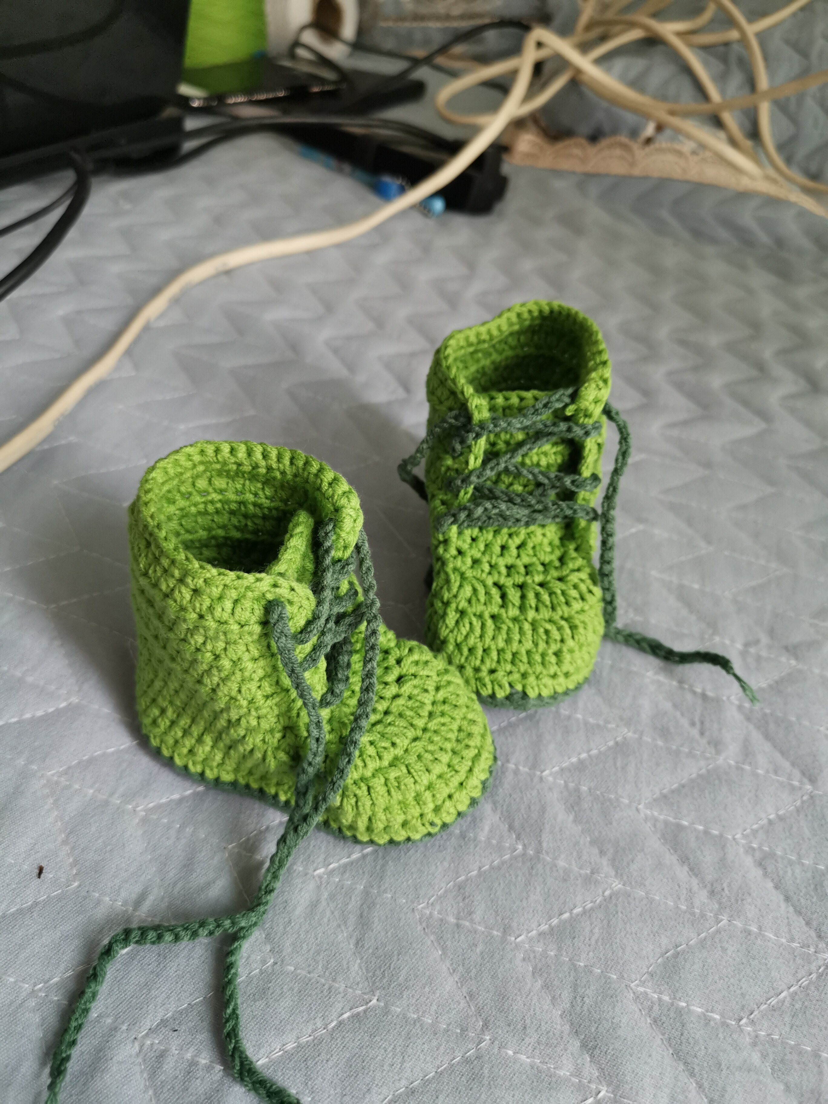 QYFLYXUEQYFLYXUE botas para caminar para bebés, botas tejidas a mano de lana, hechas a mano, zapatos para bebés