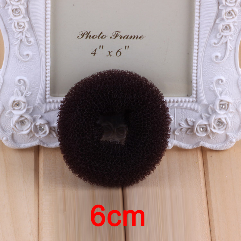 3 størrelser hårstyling doughnut bolle maker ring stil bolle knasende sok pof bump værktøj praktisk hårværktøj til skønhed: S beige 5-6cm