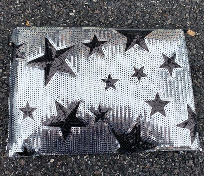 Blingbling pailletter stjernemønster pu læder konvoluttaske til kvinder day clutch dame crossbody messenger taske pung: Sølv sort stjerne
