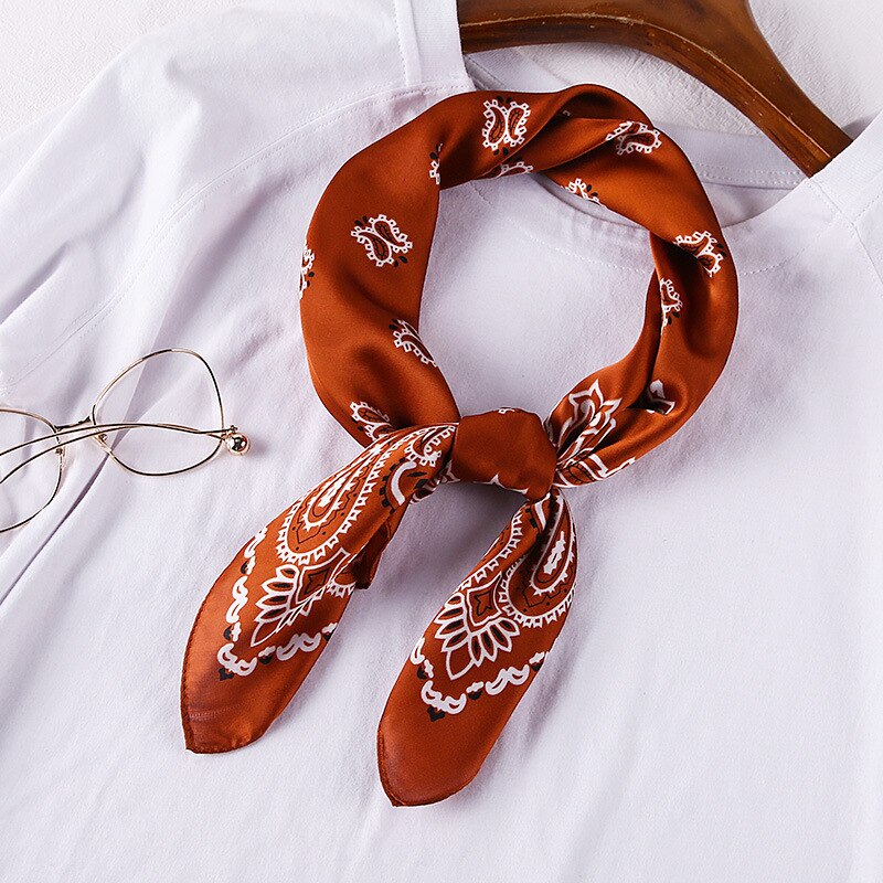 70*70cm silke satin hoved tørklæder firkantet tørklæde cashew blomst print lille silke tørklæde kvinders tørklæder pandebånd hår slips håndtaske bånd: Chokolade