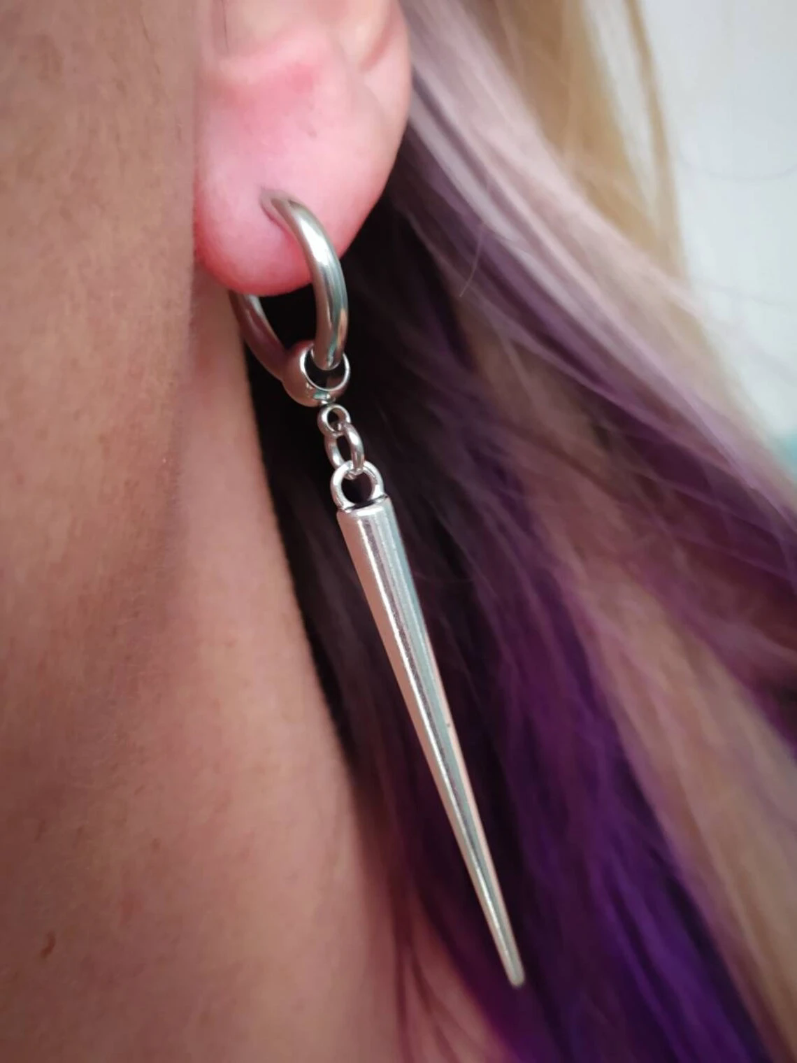 Brincos de argola huggie com pontas grandes, brincos góticos, punk, emo, alternativos, brincos femininos, joias masculinas