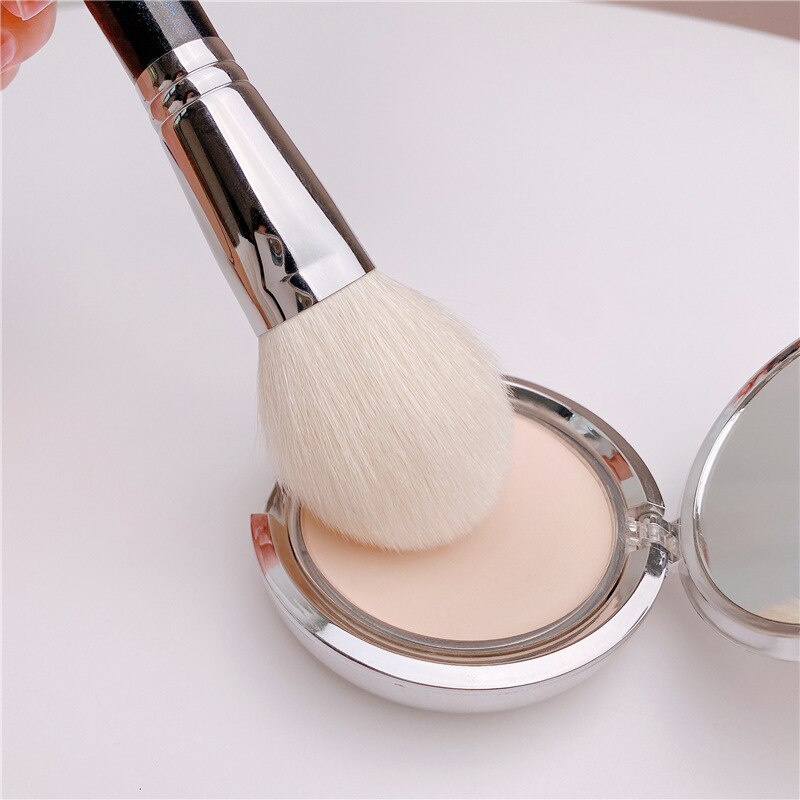 European Vintage Makeup Brushes Natural Ebony Handle Goat Hair Powder Foundation Blush Brush Beauty Cosmetic Tools