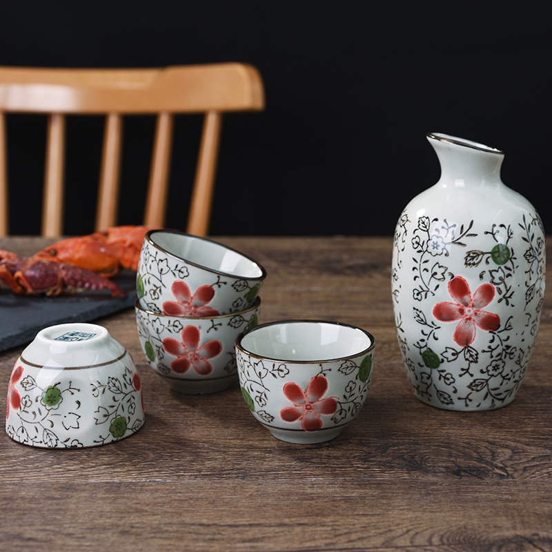 Japanese Style Vintage Blue and White Porcelain Wine Set Ceramic Hip Flasks Sake Cup Ceramic Crafts Home Wine Pot Tea Cup