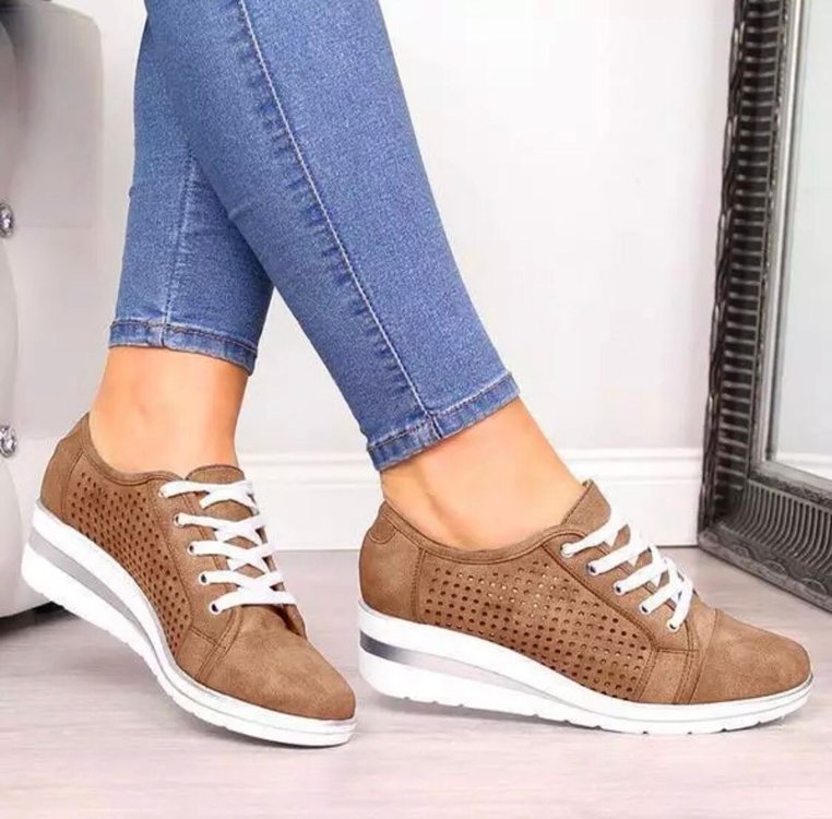 Printemps femmes chaussures compensées décontracté creux respirant toile plate-forme été baskets maille bout pointu sans lacet chaussures dames: BROWN / 40