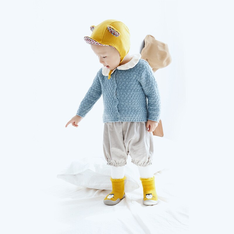 Barn bebis pojke flicka inomhusstrumpor halkskydd varma skor strumpa med gummisulor nyfödda småbarn promenadstrumpor frottétofflor