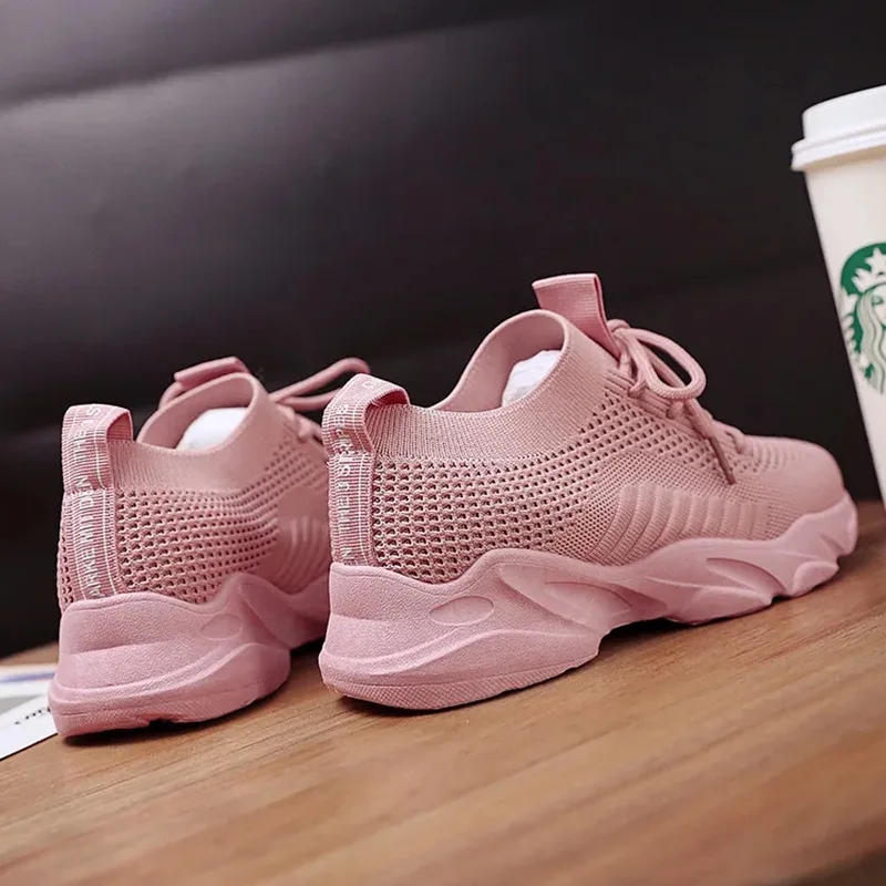 Naisten vapaa-ajan urheilukengät trendikkäät juoksukengät pehmeäpohjaiset äitiyskengät hengittävät verkkokengät