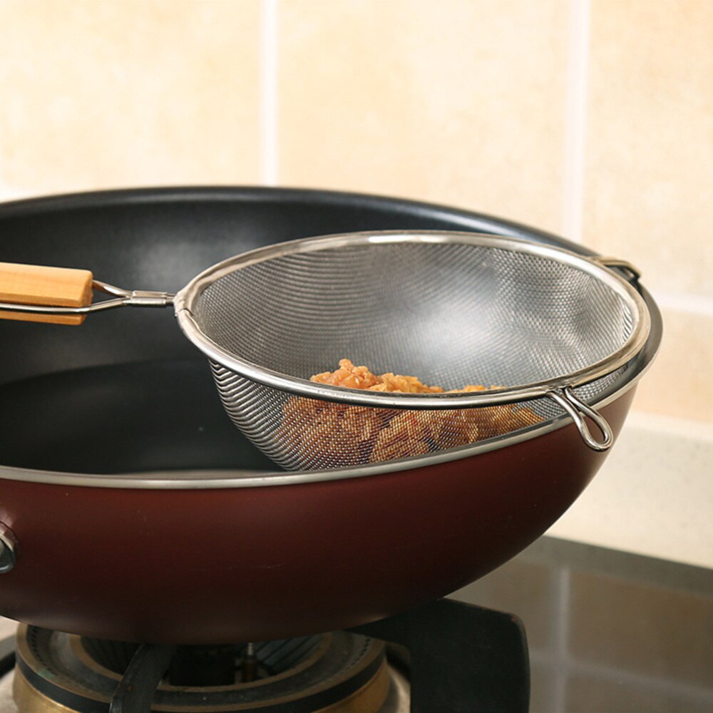 Mesh Stainless Steel Skimmer Strainer Mesh Skimmer Basket Ladle with Wooden Handle for Noodles Spaetzle Pasta Chips(Diameter 14c
