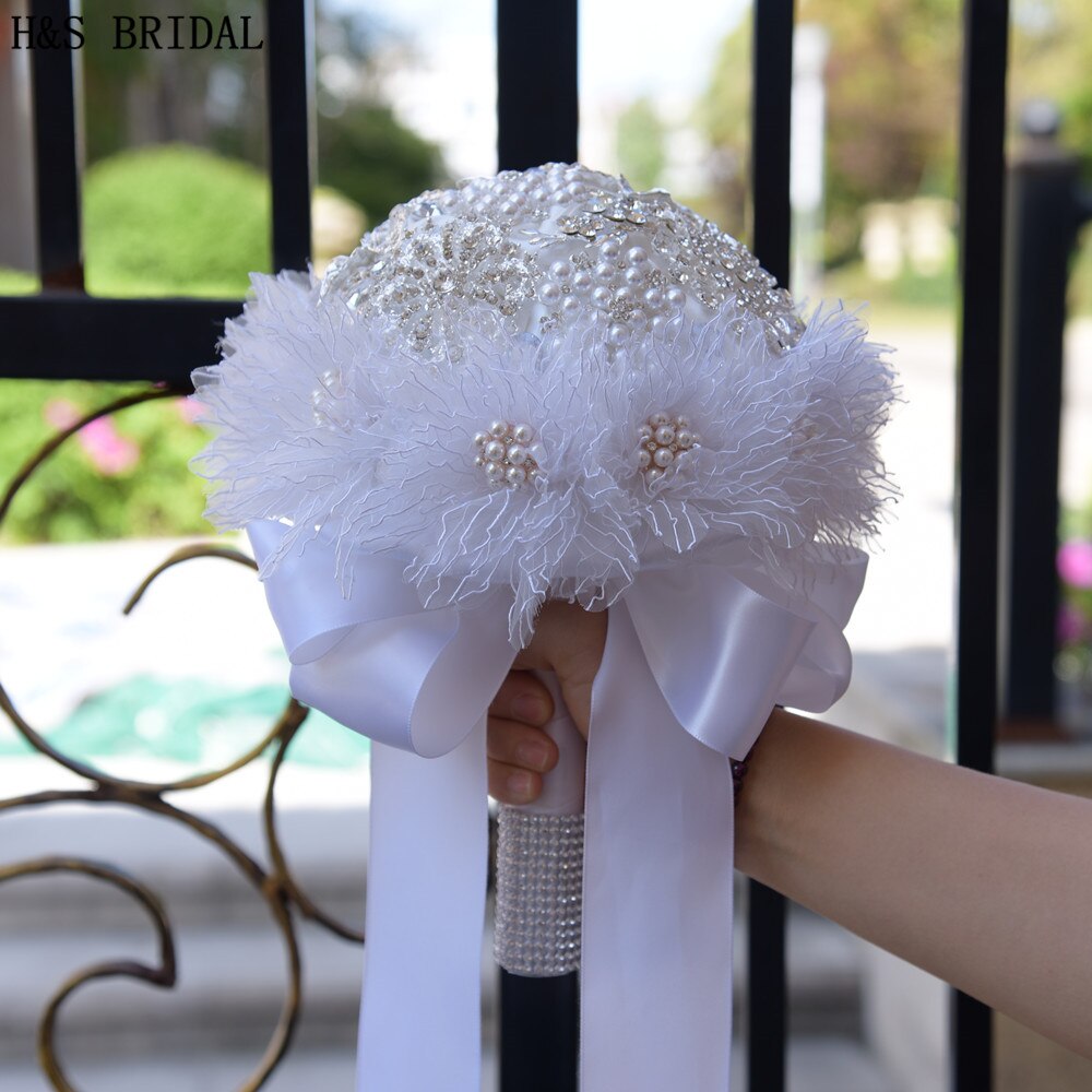 H&amp;S BRIDAL European Style White Lace Wedding Flowers Bridal Bouquets With Crystal Pearls Ramo Boda Bridesmaid Flower Bouquet