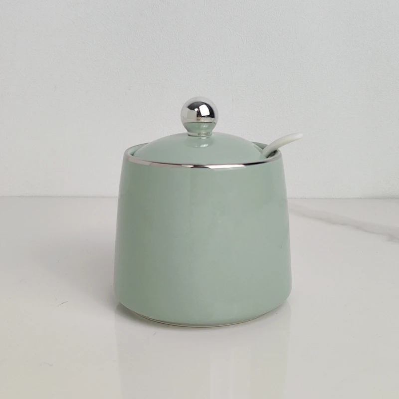 Ceramic Seasoning Jar with Spoon Kitchen Seasoning Storage Box Salt and Pepper Jar Household Storage Jar Ceramic Box Bottle: Brown