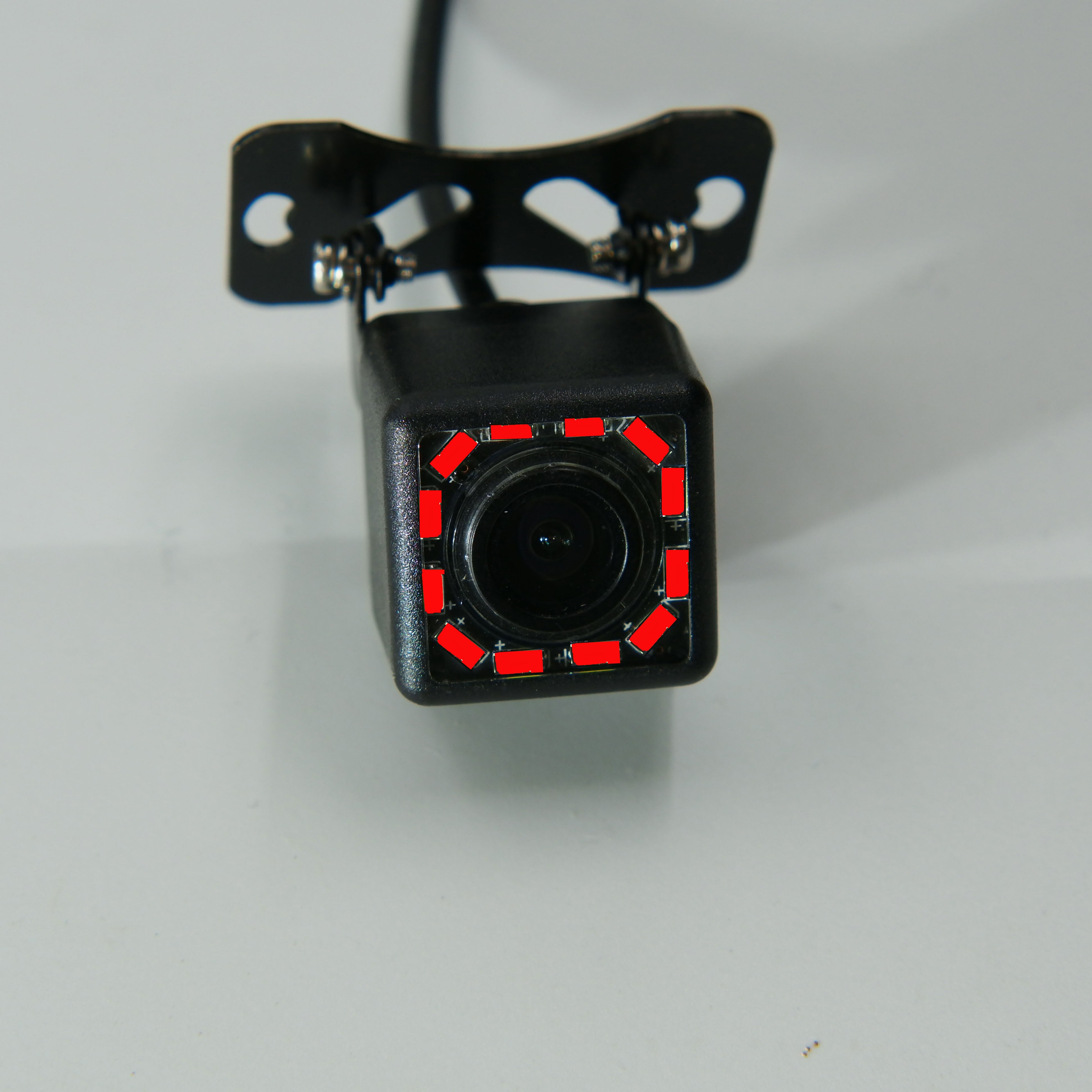 Byncg Auto Achteruitrijcamera 4 Led Nachtzicht Omkeren Auto Parking Monitor Ccd Waterdicht 170 Graden Hd Video: IR12  no 6M