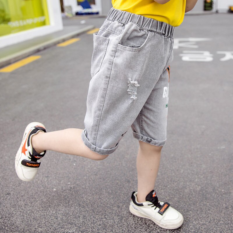 Baby Jungen Denim Shorts Sommer Kinder Kurze Harem Hosen Brief Druck Kind Denim Weiche Baumwolle Jean Shorts für Jungen alter 2-9Y