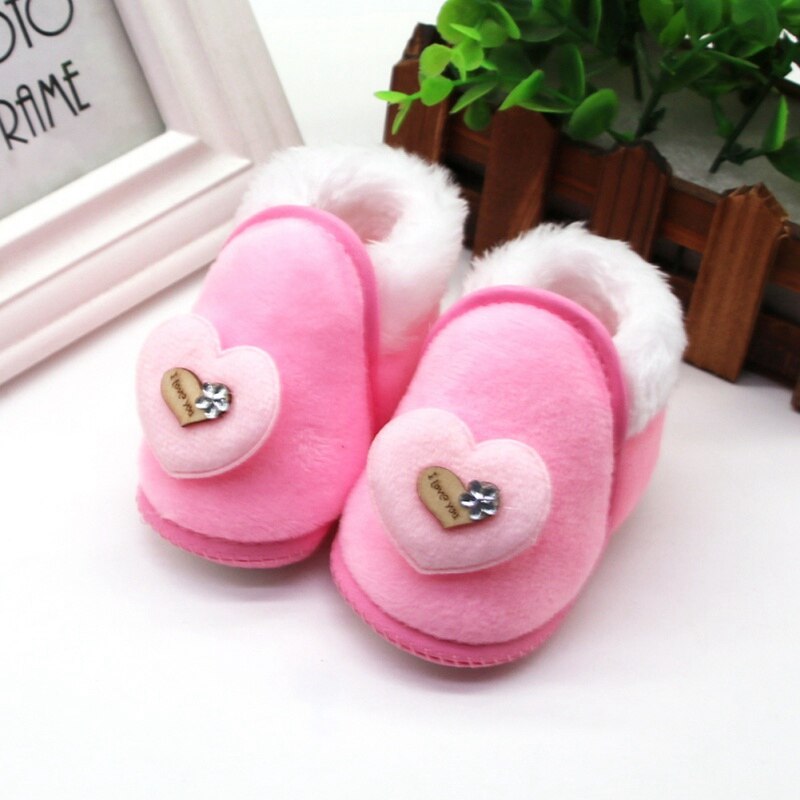 Inverno mais de veludo do bebê primeiros caminhantes sapatos da menina botas casuais criança berço sapatos quentes do bebê macio sola sapatos