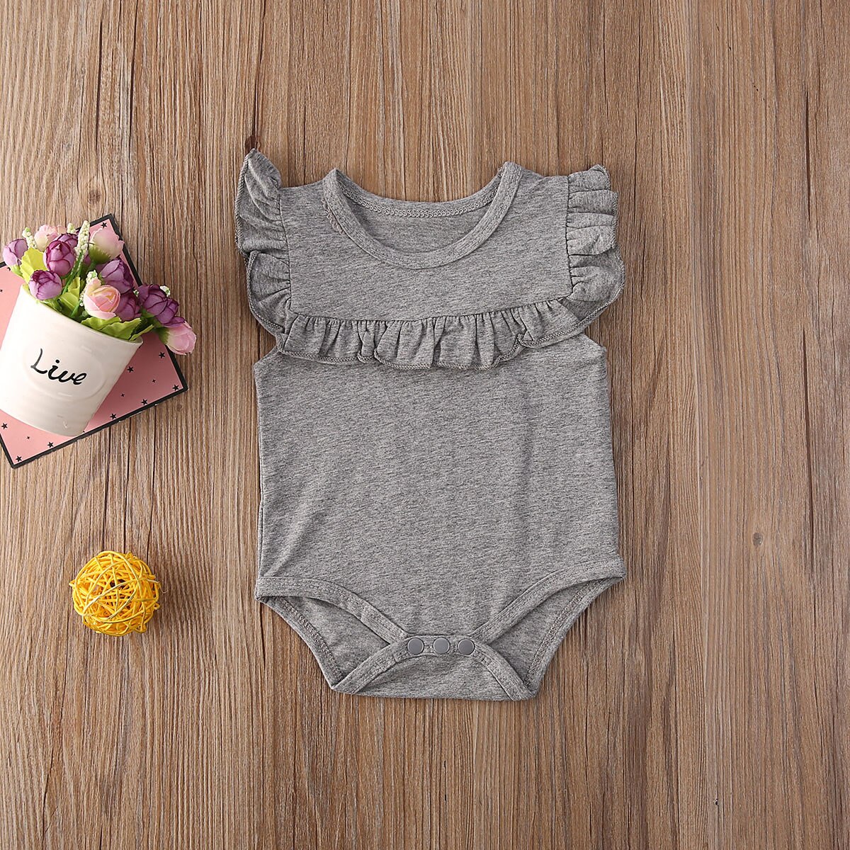 Bebis sommar kläder nyfödd bebis kläder volang ärmlös body solid playsuit jumpsuit outfits soldräkt