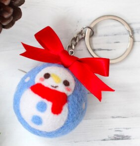 Key chain wool needlepoint kit wool felt needle felting decoration craft needlecraft DIY handmade: Snowman key chain