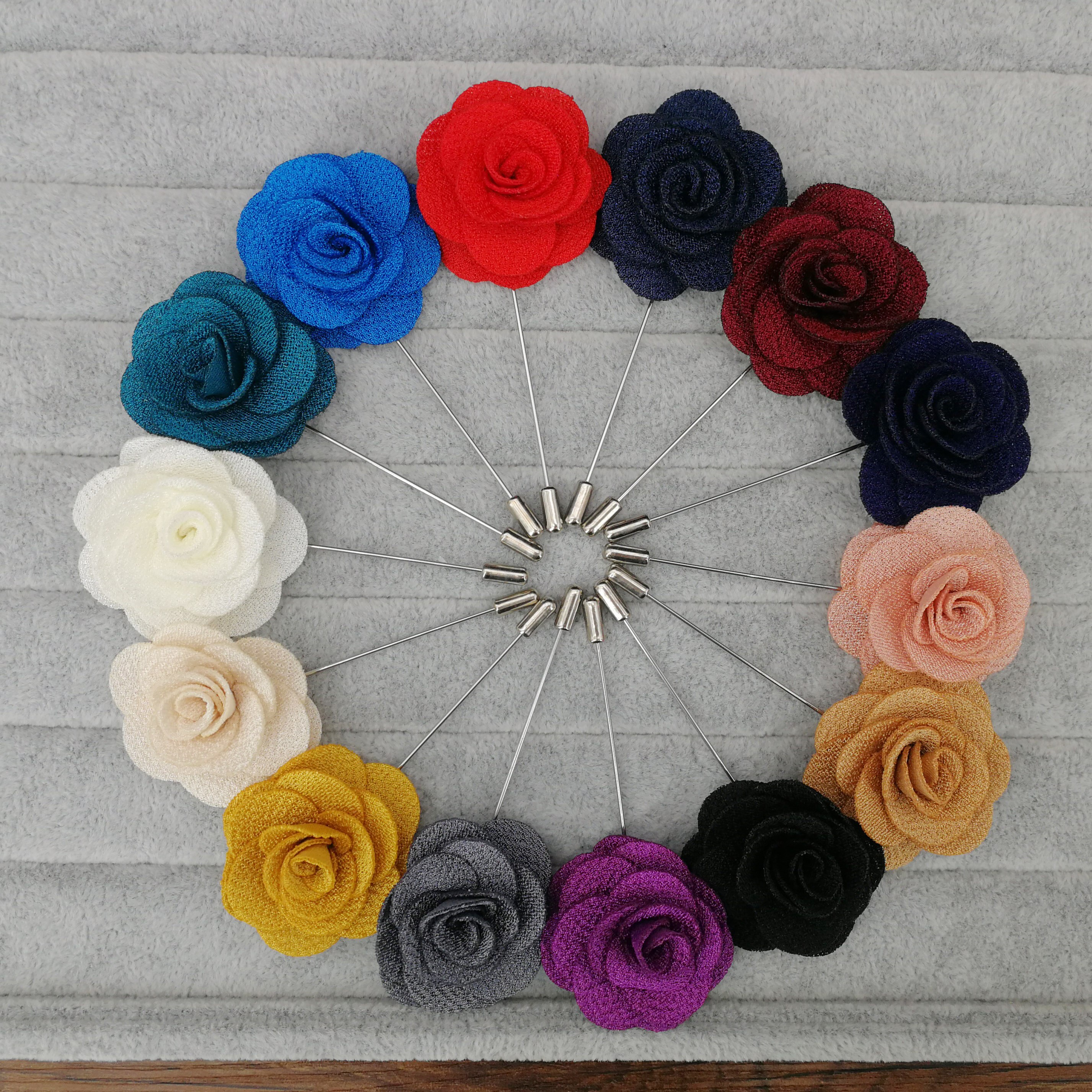 Broches à fleurs en tissu pour femmes, épingles de décoration pour costumes, épingles à revers pour hommes, accessoires pour costumes dans une boîte