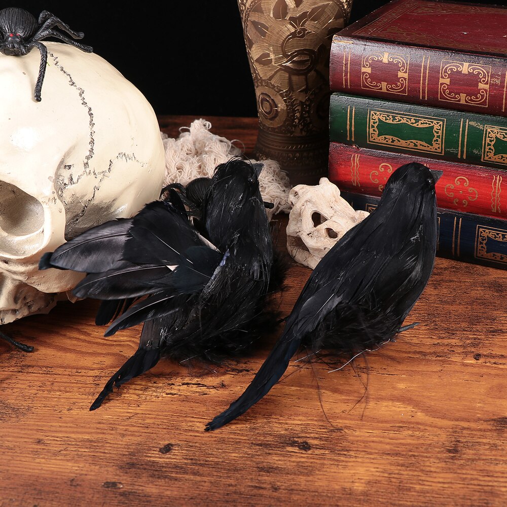 2Pcs Crow Prop Gesimuleerde Veer Chic Decoratie Ornament Kraai Decor Voor Plank Boomstronk Stoel