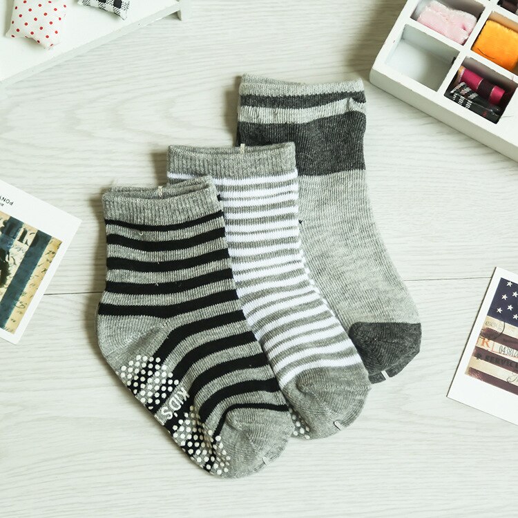 Chaussettes antidérapantes pour enfants de 0 à 5 ans, 24 pièces = 12 paires, motif étoiles, de couleur unie, pour garçons