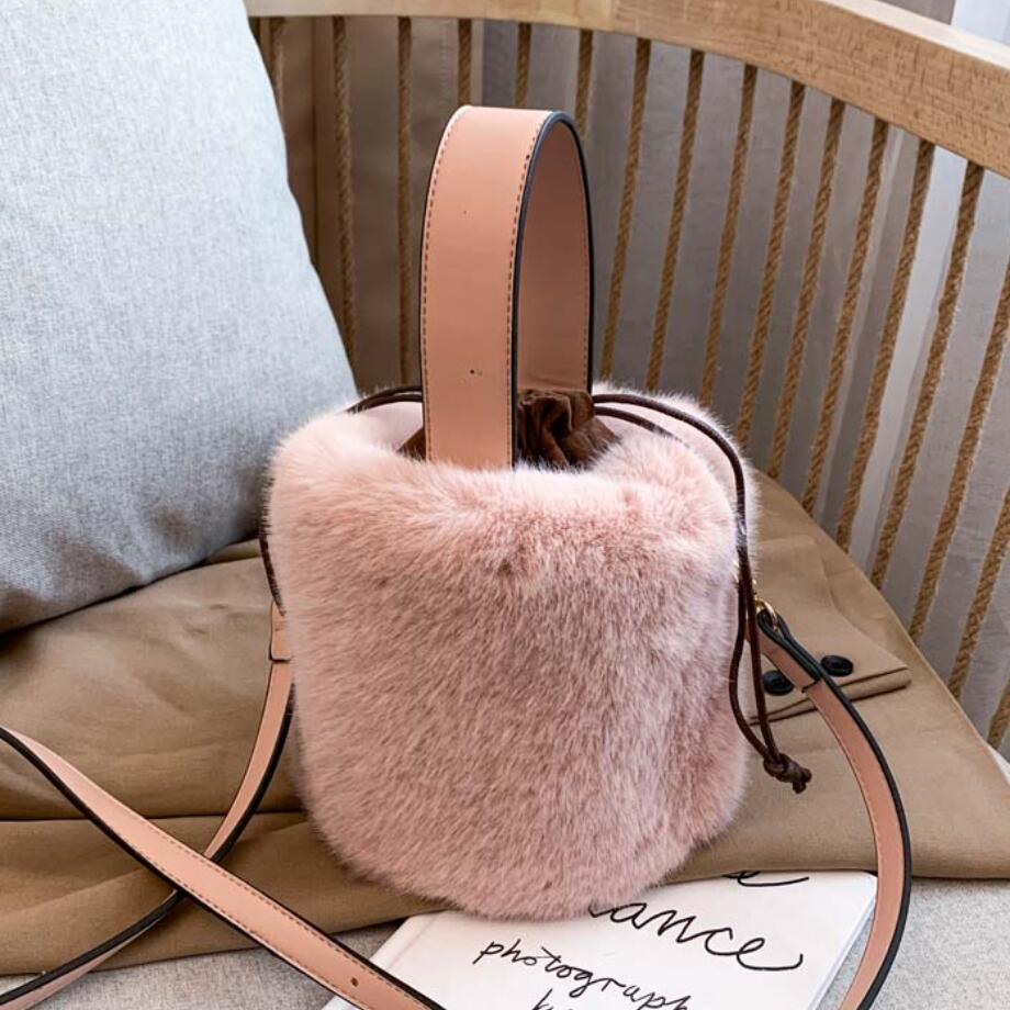 Elegante feminino tote balde saco 2020 moda nova alta qualidade macio de pelúcia designer bolsa de viagem bolsa ombro mensageiro