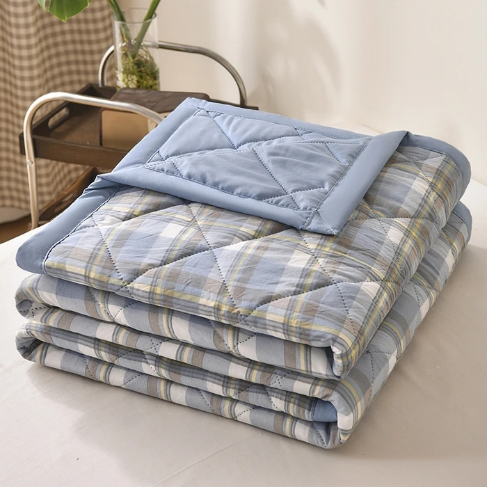 Striped checkered summer thin blanket skin friendly printed summer cool blanket air conditioning blanket thin core: King / green