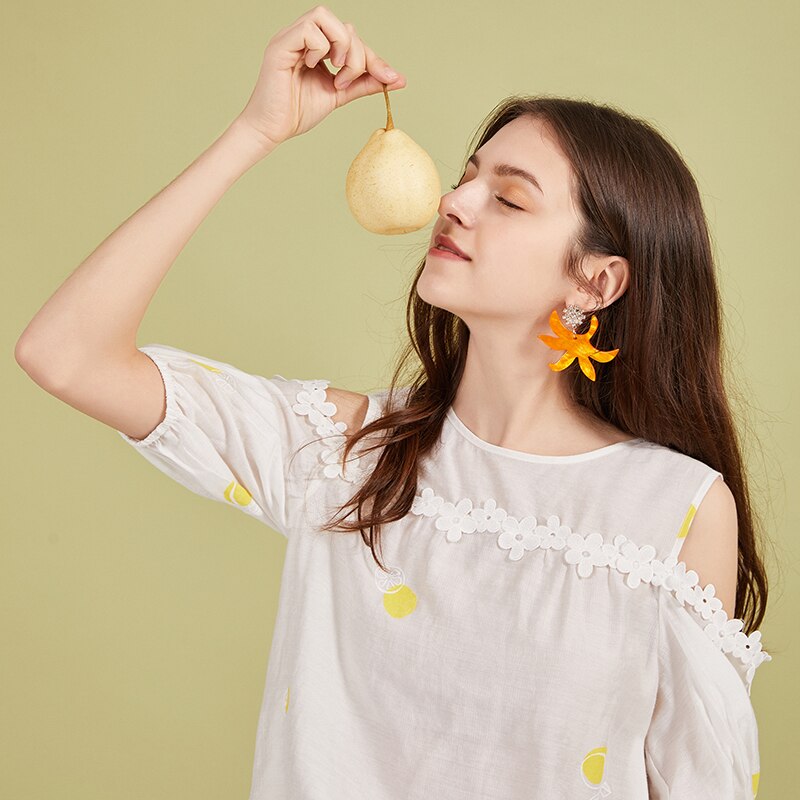 ARTKA Summer Blouse Women Print White Chiffon Shirt Off Shoulder Blouse Loose Short Sleeve Lace Shirt SA20205C