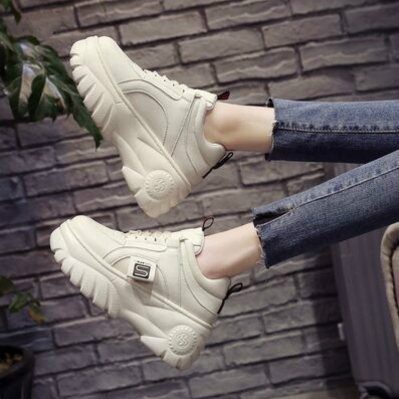 Baskets à plateforme haute pour femme, chaussures de printemps respirantes et noires et blanches, chaussures de printemps , taille 35 au 39, collection décontracté