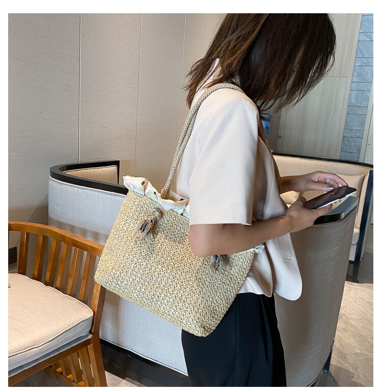 Shoulder bag summer straw woven bag female Korean leisure wild woven bag large capacity vacation messenger bag