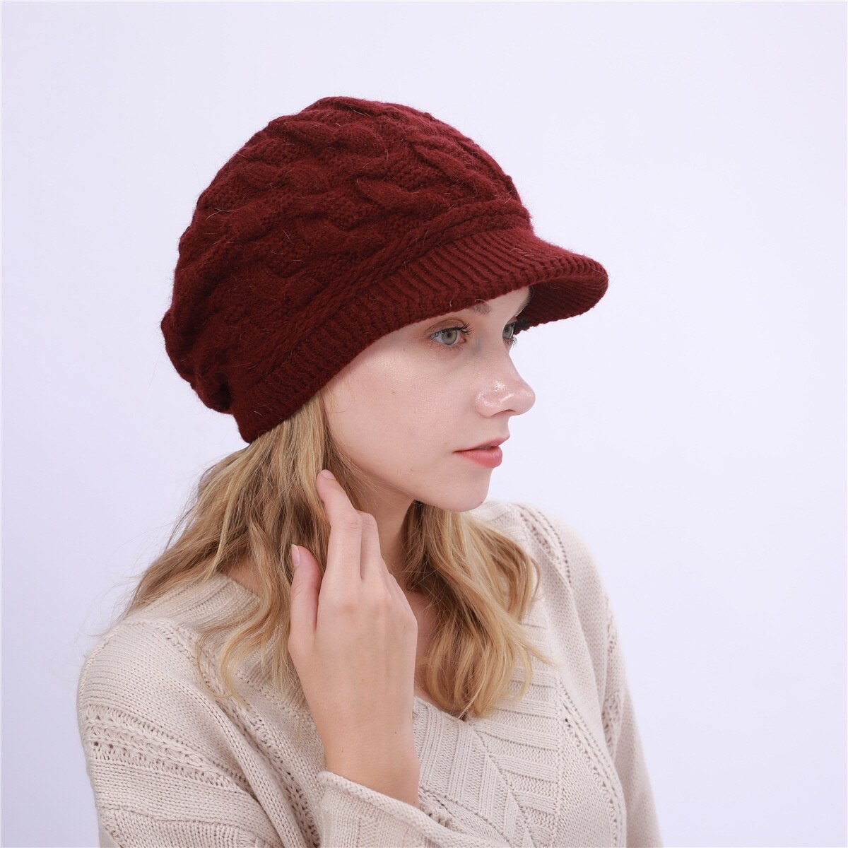 Color sólido más terciopelo lana 8 palabra Twist sombrero Otoño e Invierno de las mujeres de punto Cap: winered