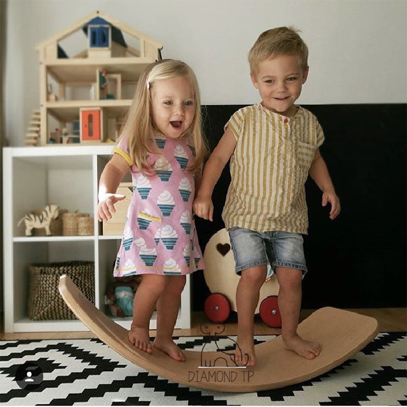 Wooden Balance Board Children Curved Seesaw Yoga Fitness Equipment Body Building Baby Indoor Toys Kids Outdoor Sports