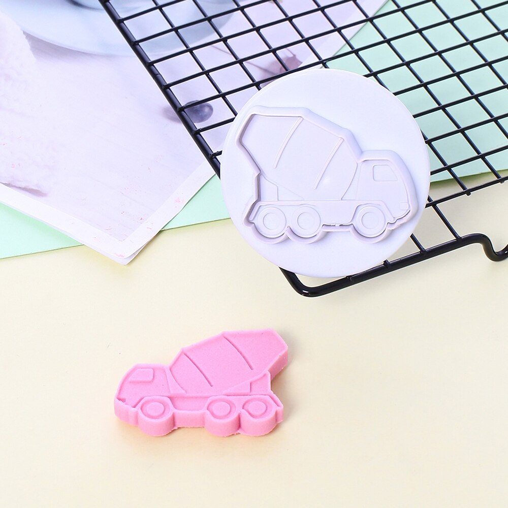 4Pcs/Set Fondant Vehicles Theme Trucks Cookie Cutter Tractor Cookie Plunger DIY Biscuit Molds Cake Mould Kitchen Baking Tools