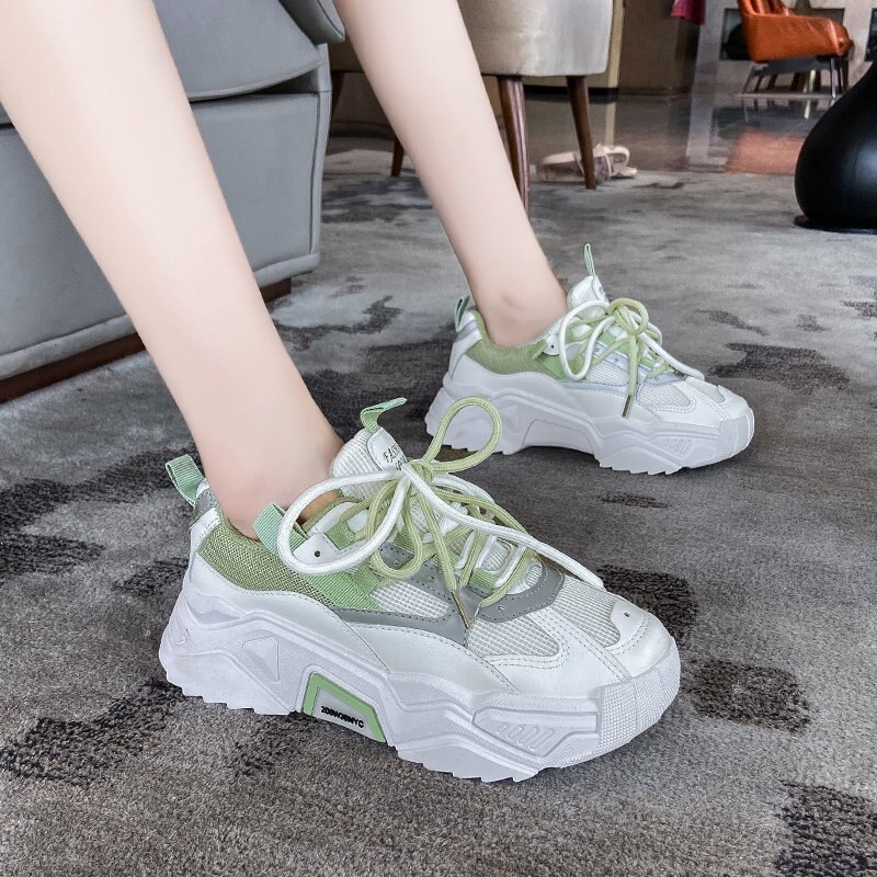 Baskets réfléchissantes pour femmes, chaussures de course à plateforme respirantes en maille, chaussures de sport de jogging antidérapantes et amortissantes pour l'extérieur