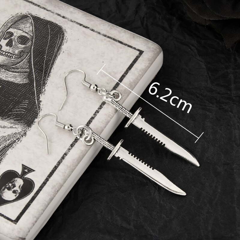 Pendientes góticos de daga oscura para hombre y mujer, Pendientes colgantes con cuchillo de espada pequeña, joyería gótica, pendientes de aro de vampiro, Punk: R207