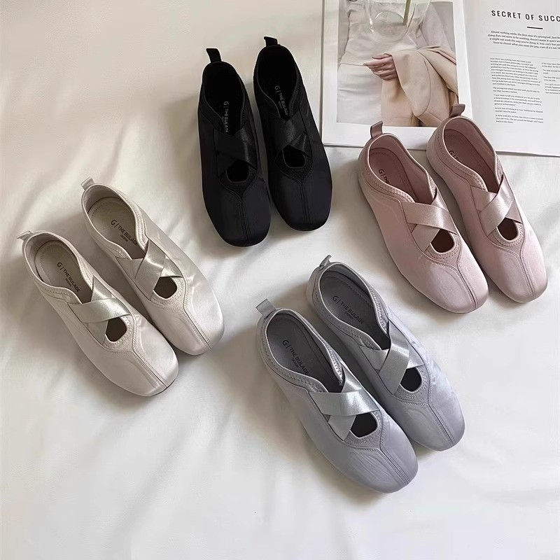 2025 Ballerine da donna di marca di lusso firmate traspiranti in morbida seta slip on mocassini da donna per il tempo libero scarpe da passeggio all'aperto femminili