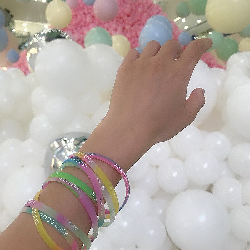 Luminous Deep Silicone Rubber Elastic Sports Wristband Never Give Up Printing Neutral Cuff Bracelet Candy Color Golf for Friends