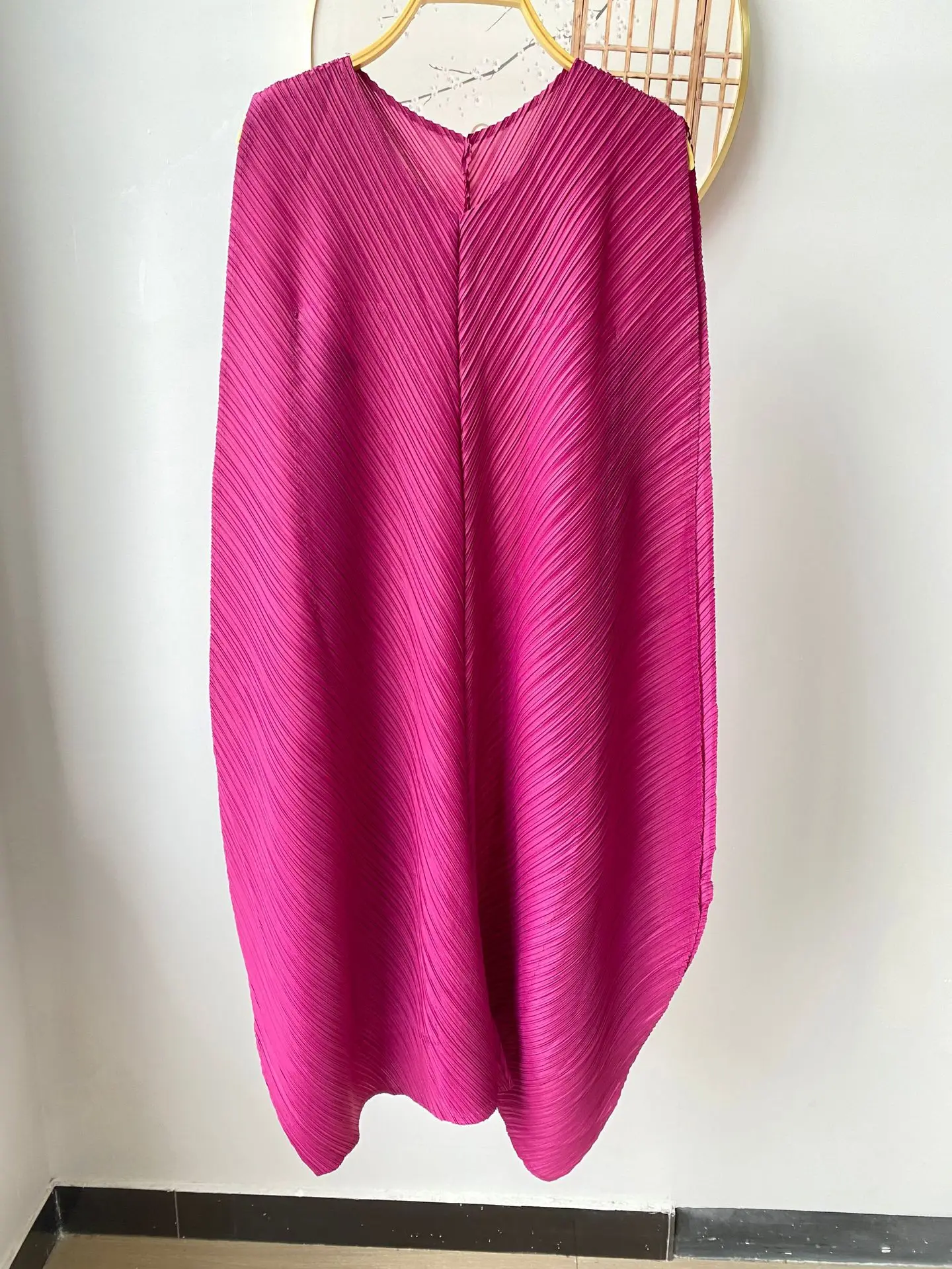2025 Sommer Miyake Plissee Kleid Japanische Plus Größe Nische Lässig Stil verlieren Beiläufige Kleider Frauen Kleidung: Rose rot