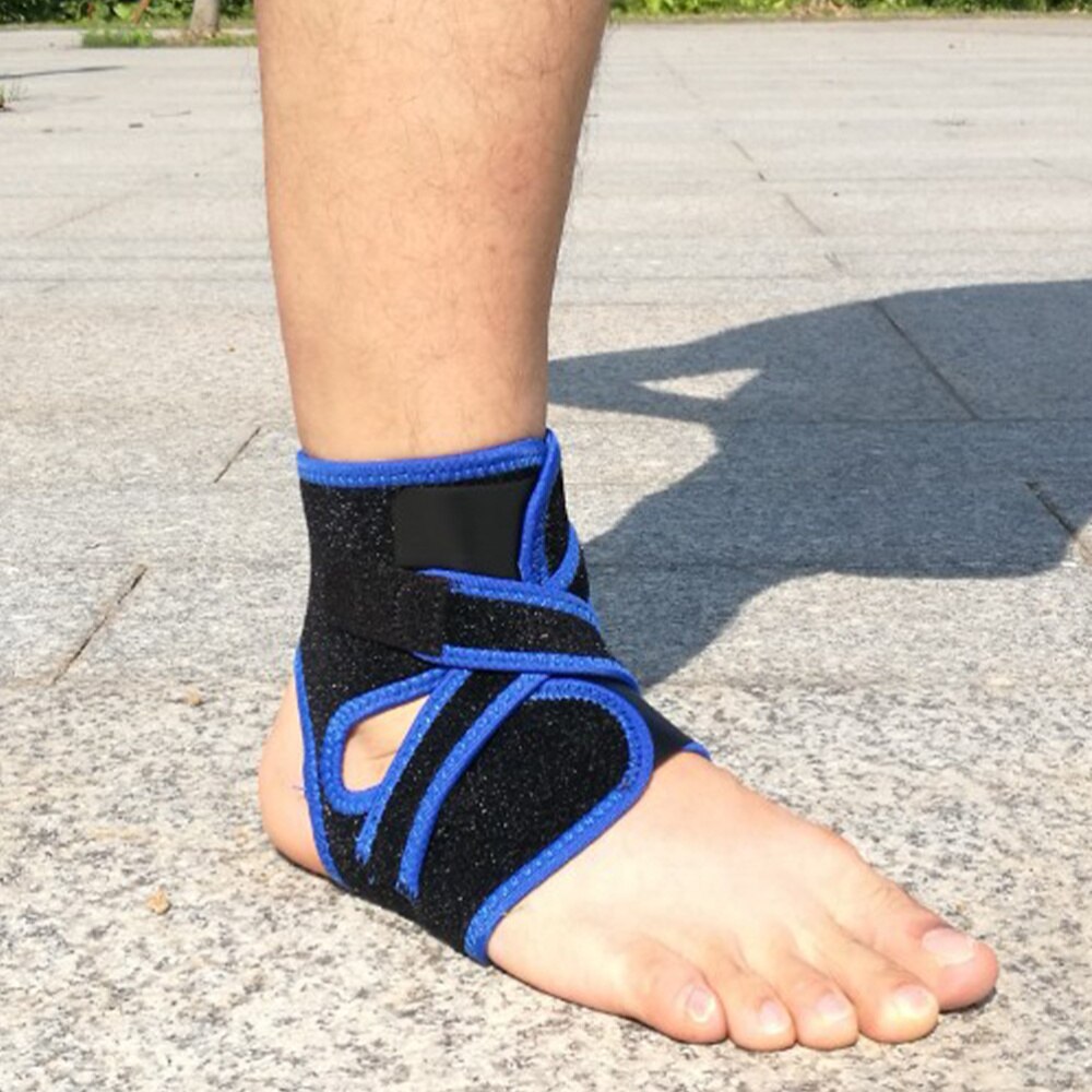 1Pc Breathable Ankle Guard Sports Ankle Pad Portable Ankle Brace Practical Ankle Support Sports Accessories for Men Exercise Blu