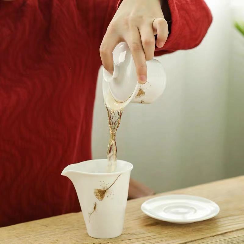 Ręcznie malowane na niebiesko-i-biała porcelana Gai blady Cha filiżanka ceramiczna królowa Sancai miska herbata Kung Fu skorupa jajek soopera De Ceramica Gaiwan