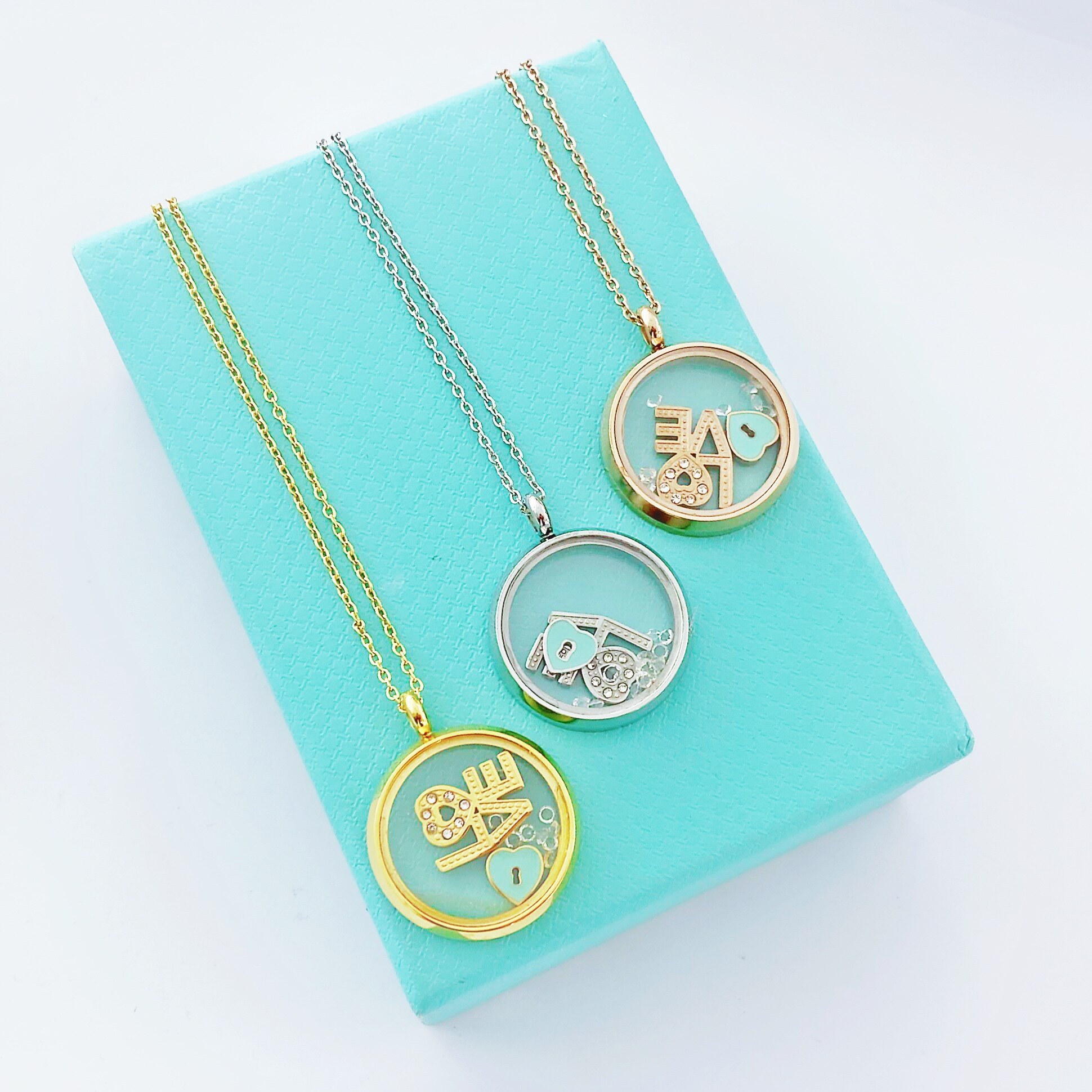 Heart Glass Floating Lockets Pendant Necklaces for Women Blue Heart Pendants Necklace Chain Choker Jewelry