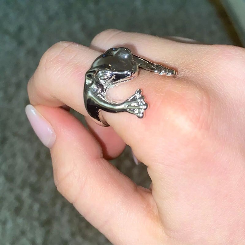 Übertrieben Umarmung-Stil Kleiner Frosch Persönlichkeit Einstellbare Ring Edlen Schmuck Für Frauen Party Elegante Zubehör