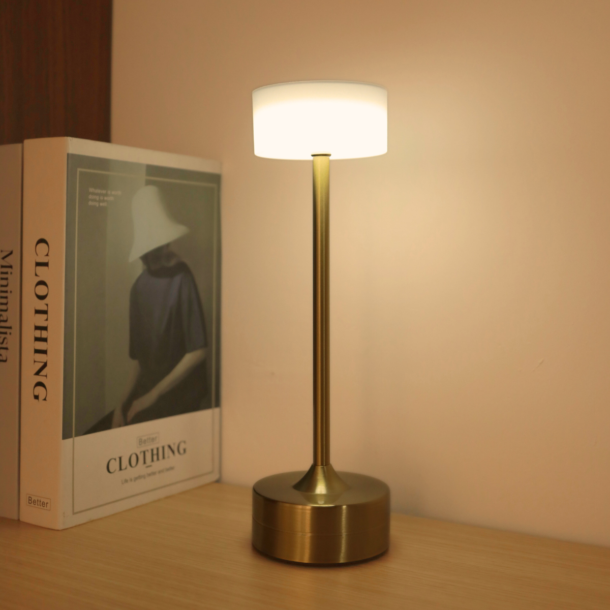 1pc enkle nordiske led-skrivebordslamper med unik form, berøringskontakt, genopladelig skrivebordslampe, tre justerbare lysfarver: Gul