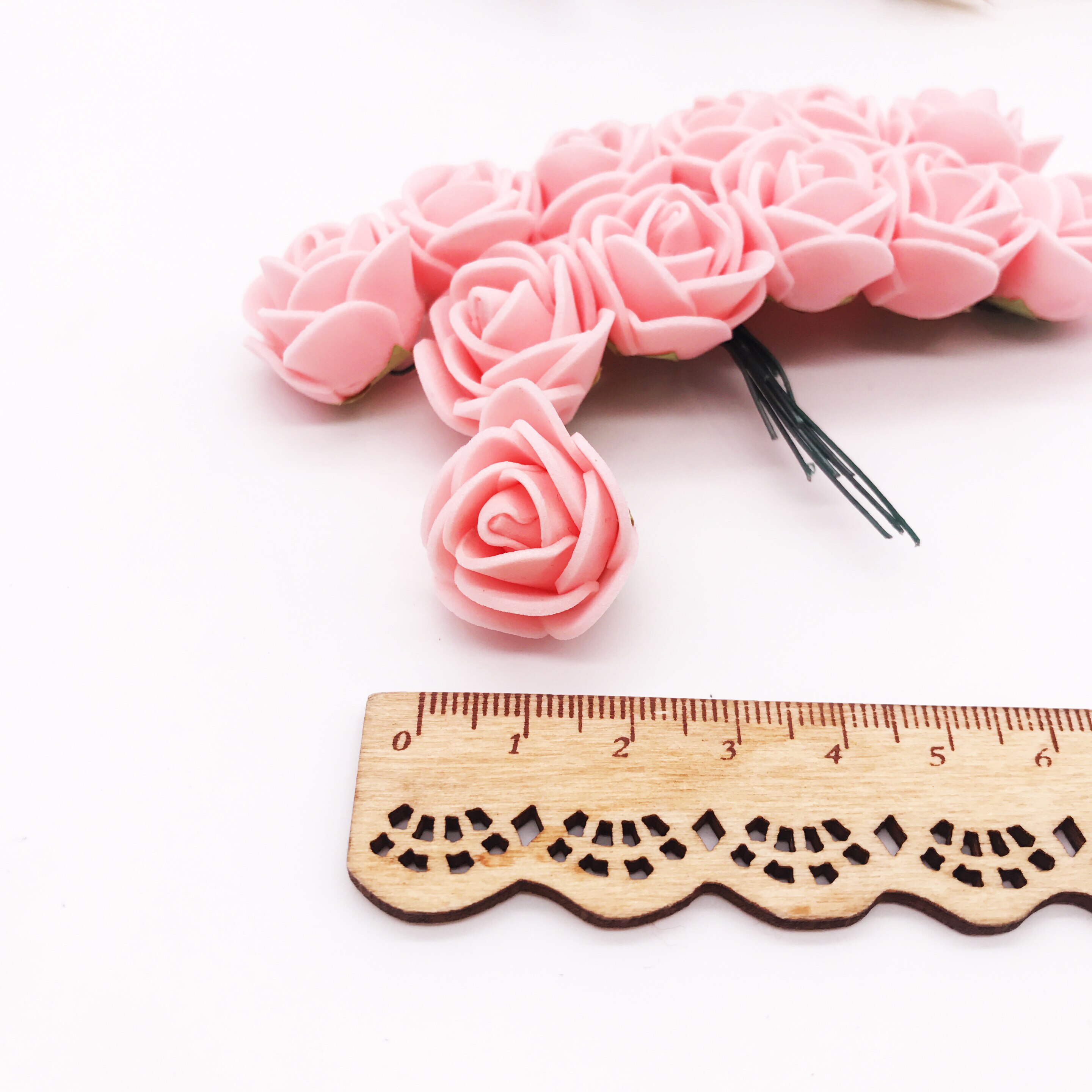 144 stück Günstige künstliche blumen Mini schaum Teddy bär von rosen Strauß Vase für Heimat Dekor hochzeit dekorative blume kranz